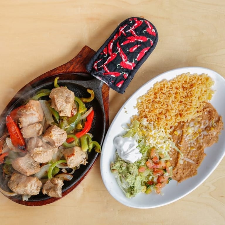 Delicious Chicken Fajitas: A Mexican Fusion Favorite